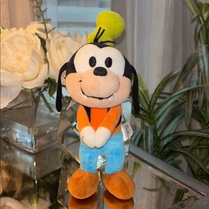 Disney Nuimos Goofy with hard flocked nose